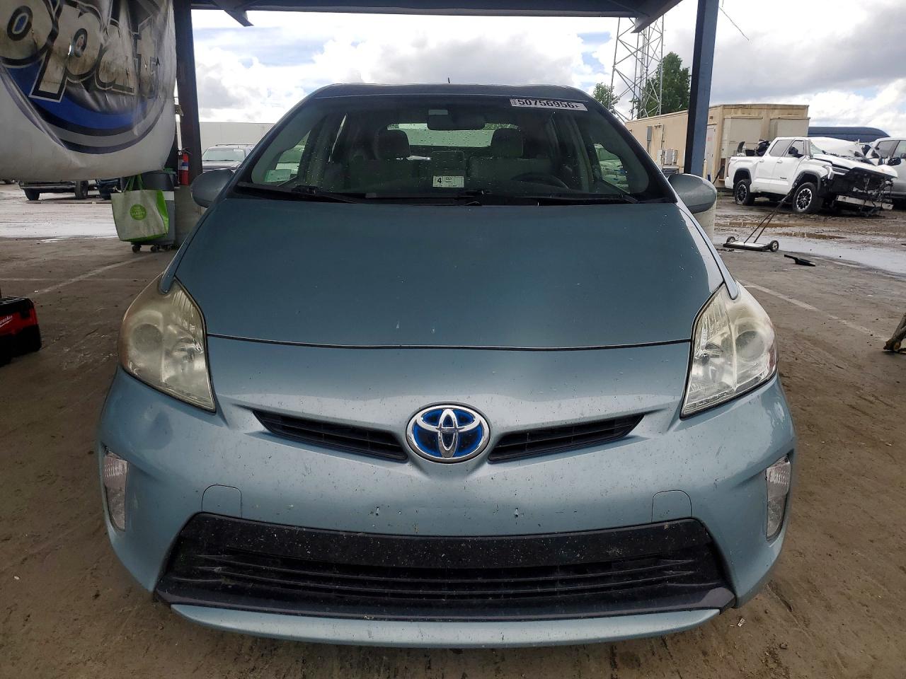 2014 TOYOTA PRIUS THREE photo 9