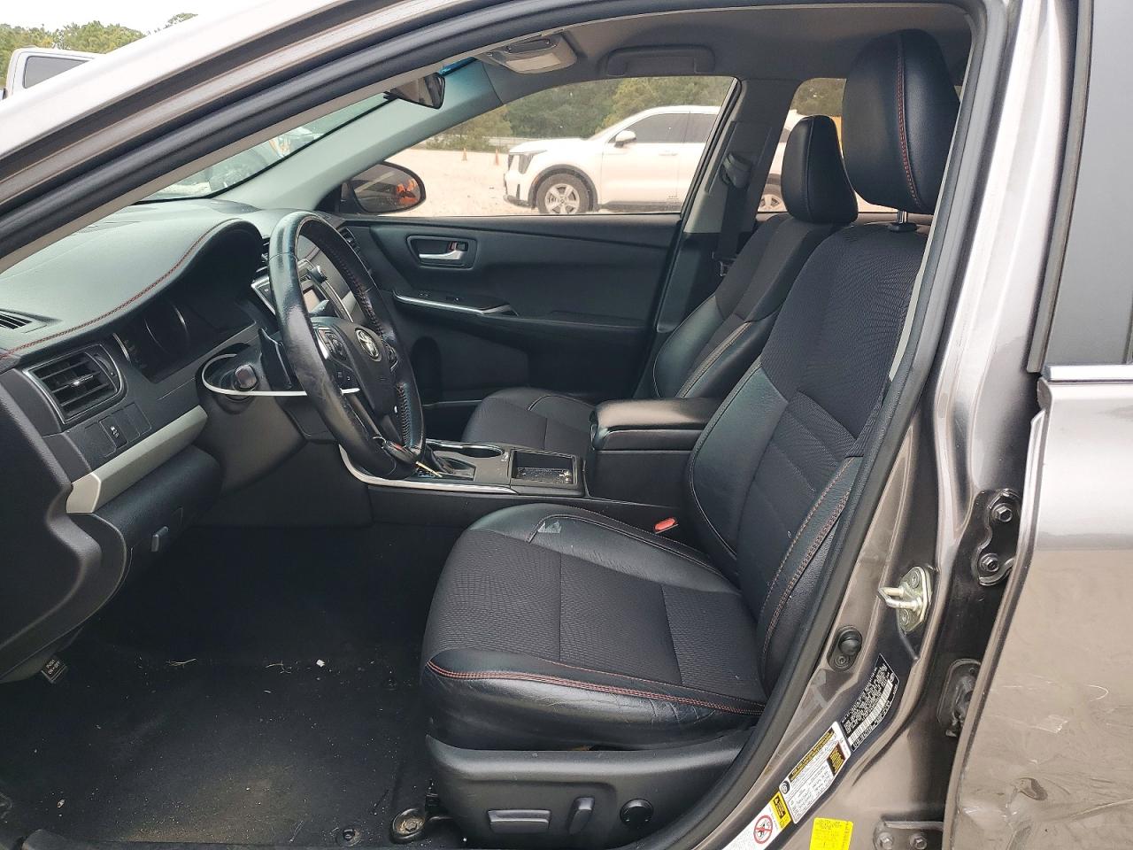 2017 TOYOTA CAMRY SE photo 13