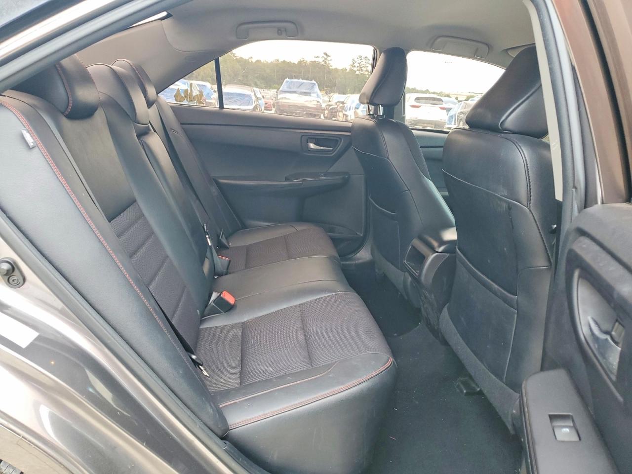 2017 TOYOTA CAMRY SE photo 19