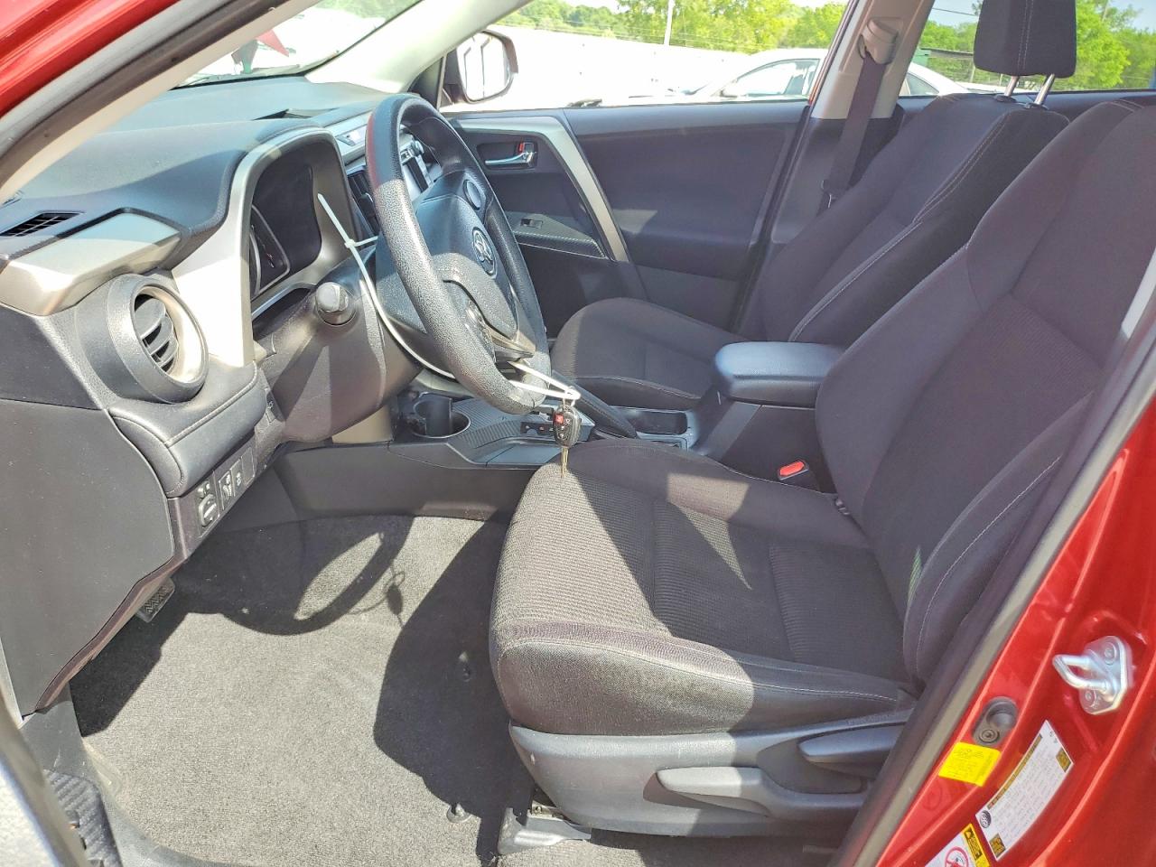 2015 TOYOTA RAV4 XLE photo 13