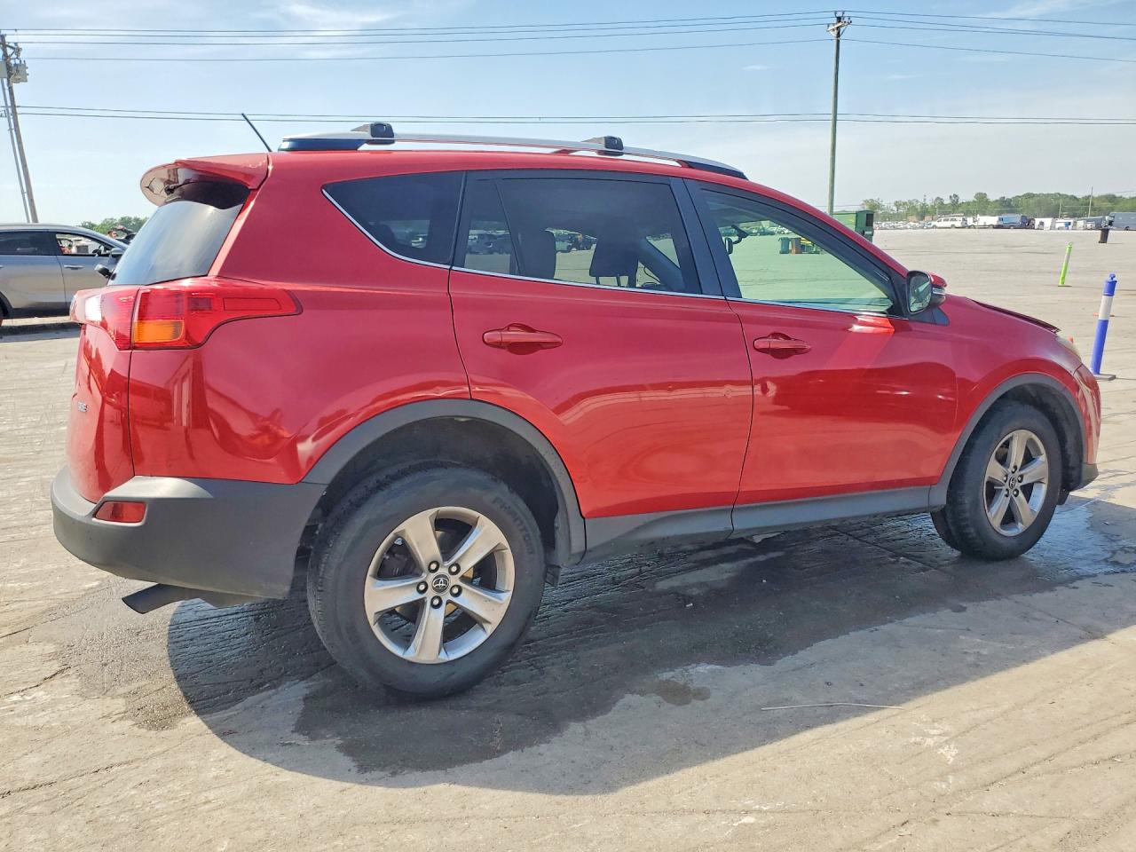 2015 TOYOTA RAV4 XLE photo 5
