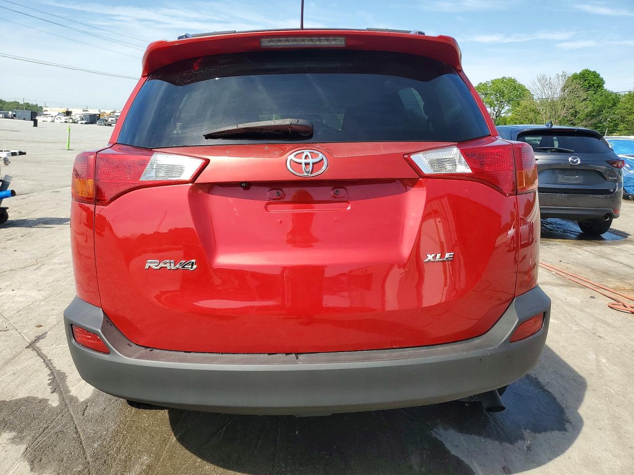 2015 TOYOTA RAV4 XLE photo 11