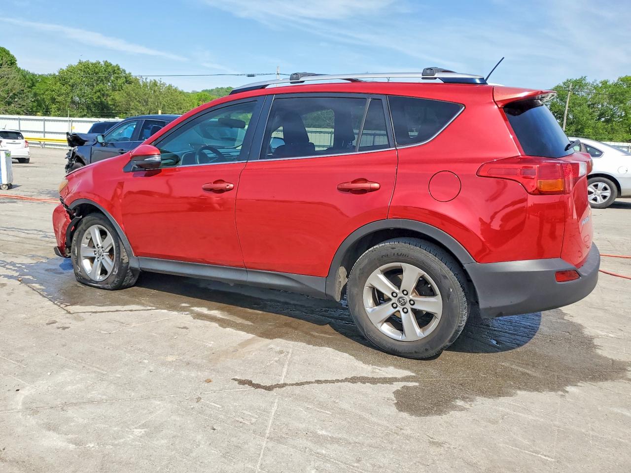 2015 TOYOTA RAV4 XLE photo 3