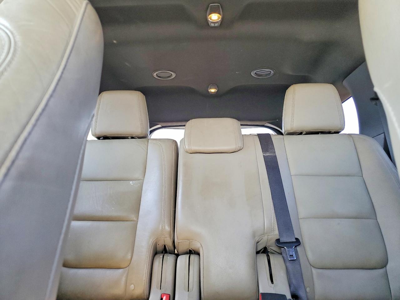 2015 FORD EXPLORER XLT photo 28