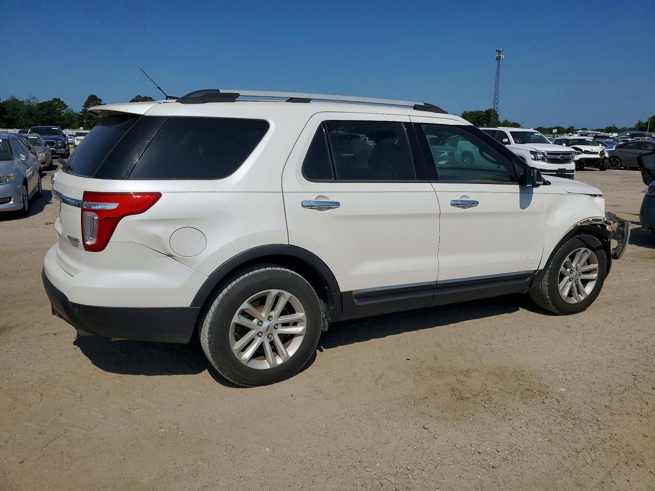2015 FORD EXPLORER XLT photo 7
