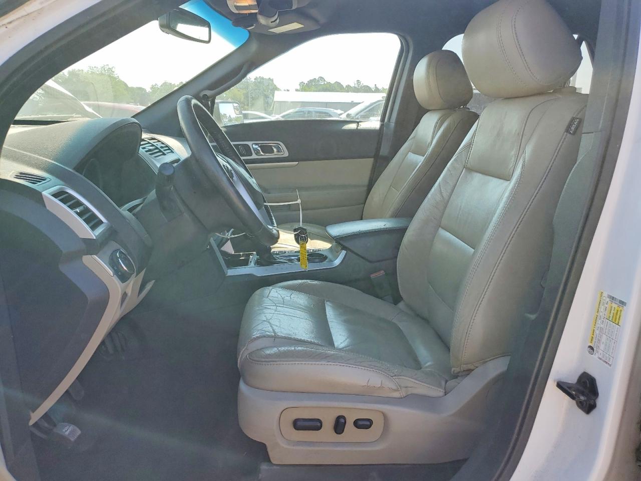 2015 FORD EXPLORER XLT photo 19