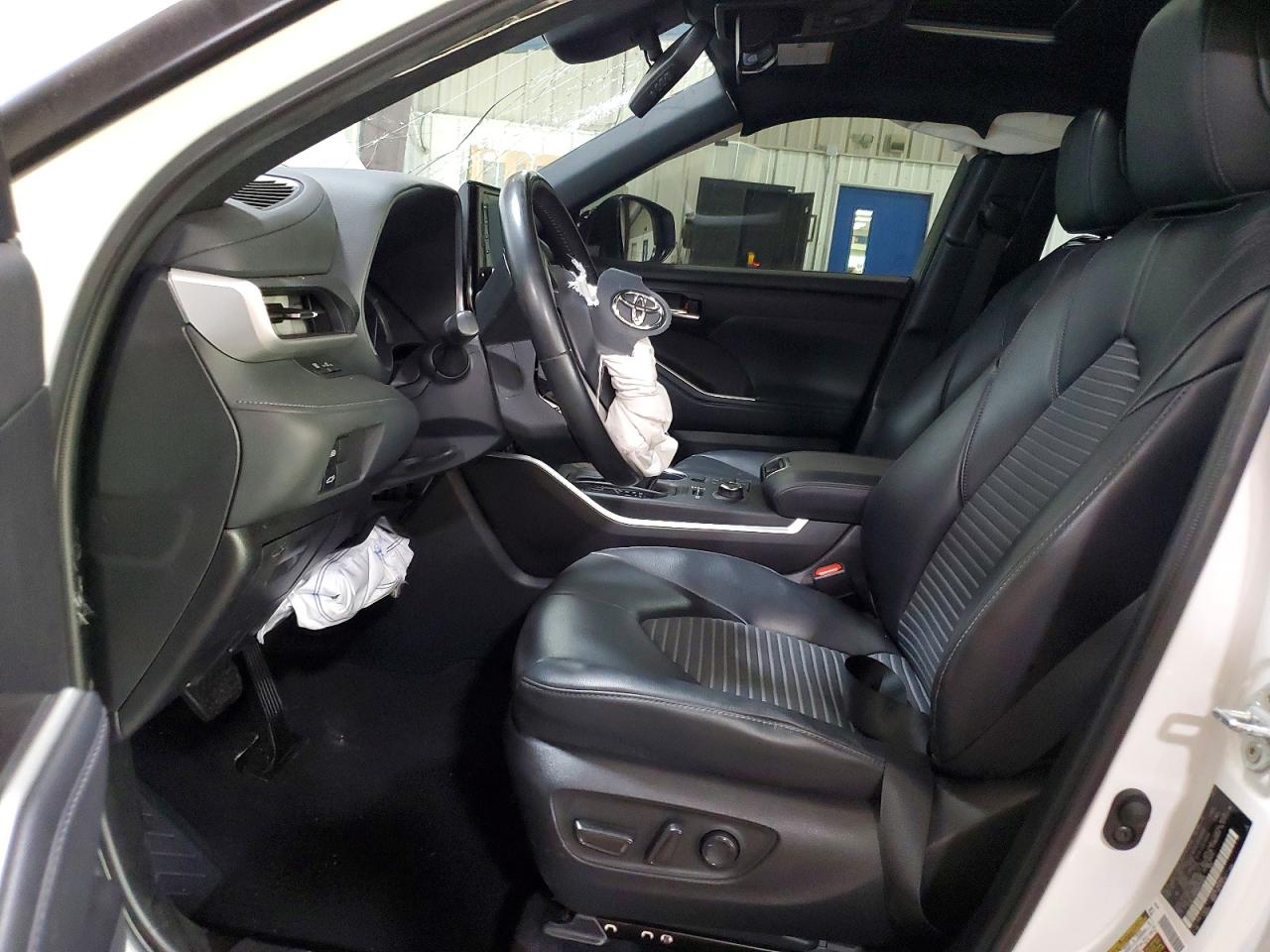 2022 TOYOTA HIGHLANDER XSE photo 19