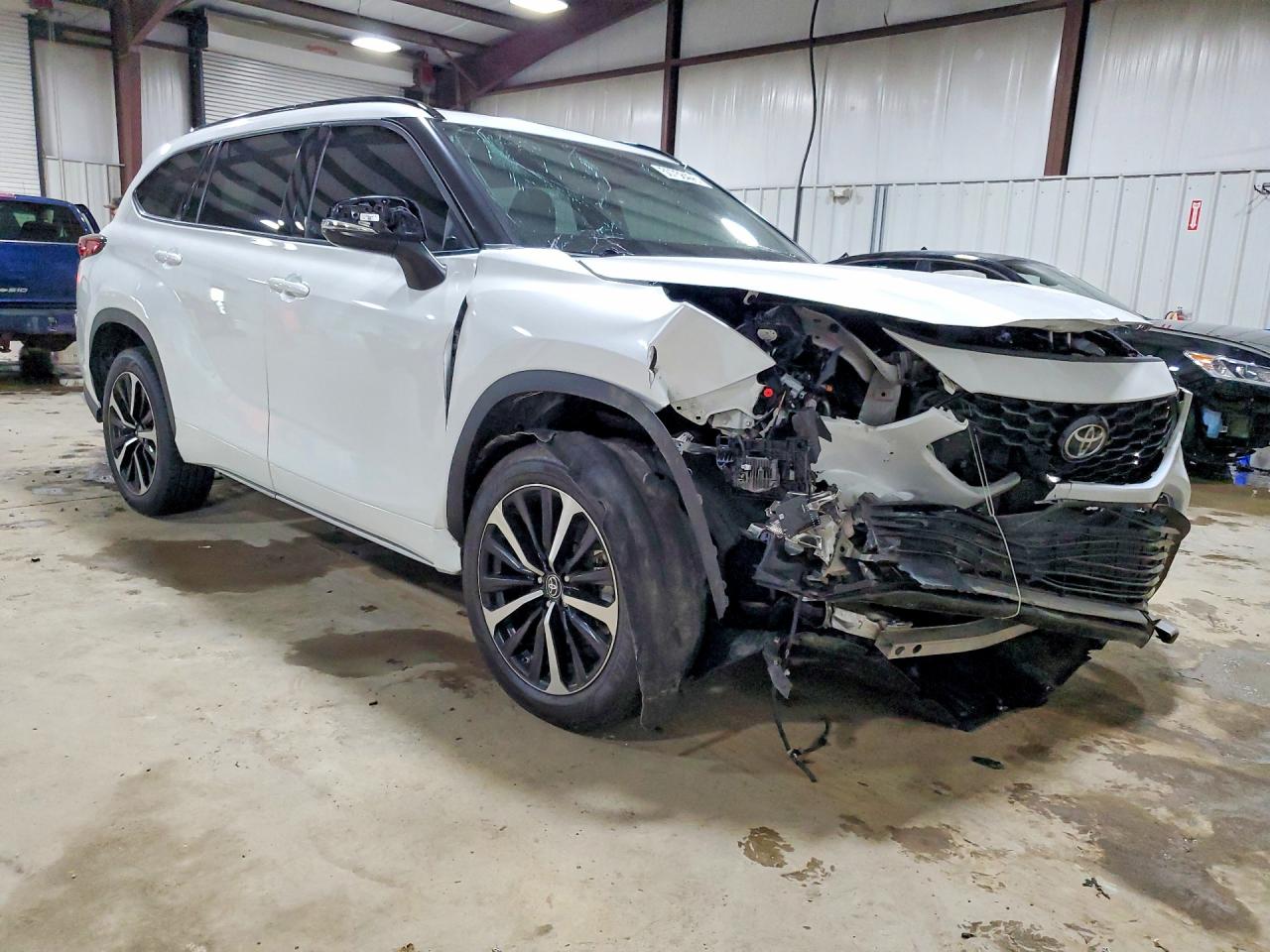 2022 TOYOTA HIGHLANDER XSE photo 10