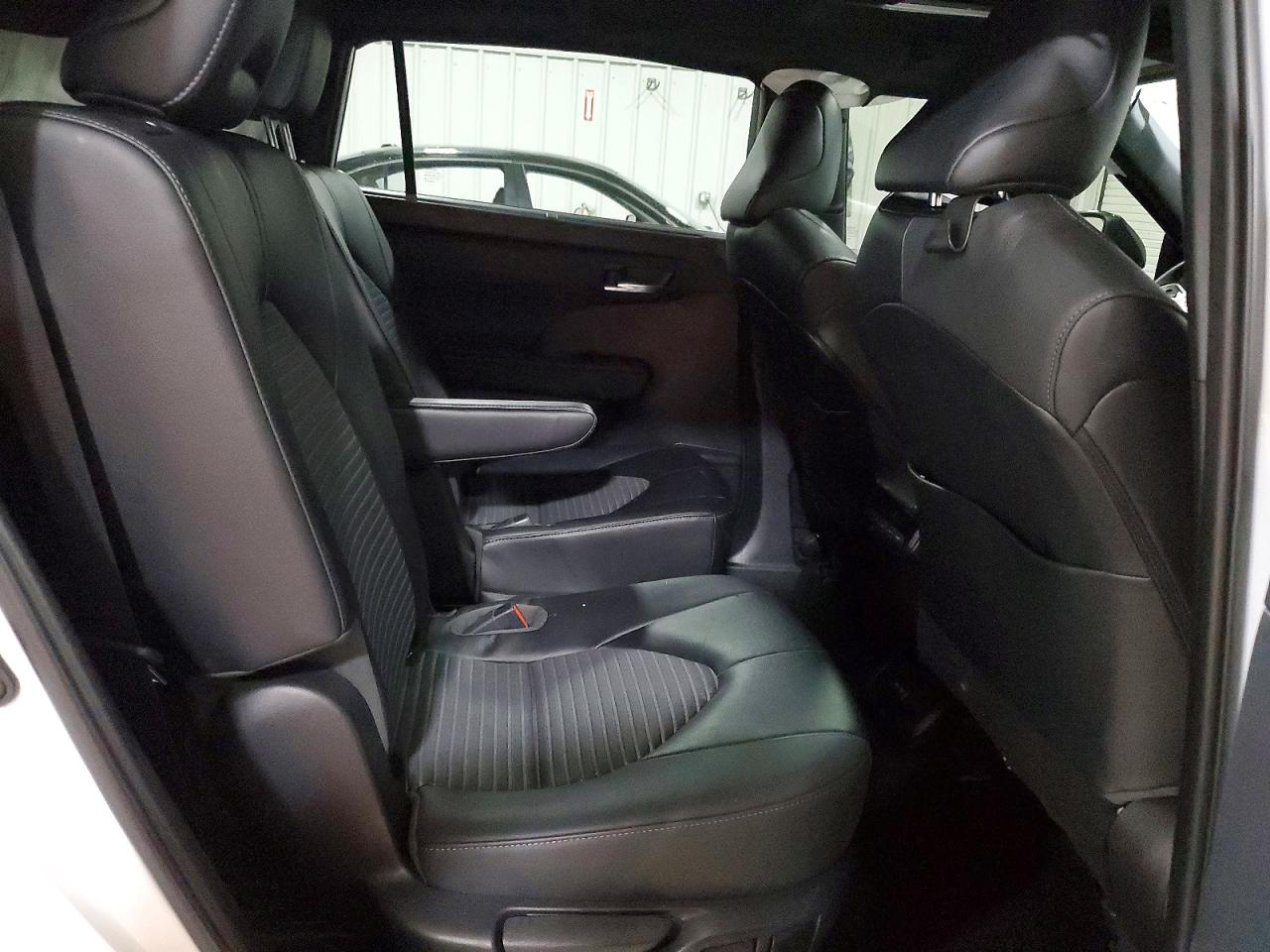 2022 TOYOTA HIGHLANDER XSE photo 31