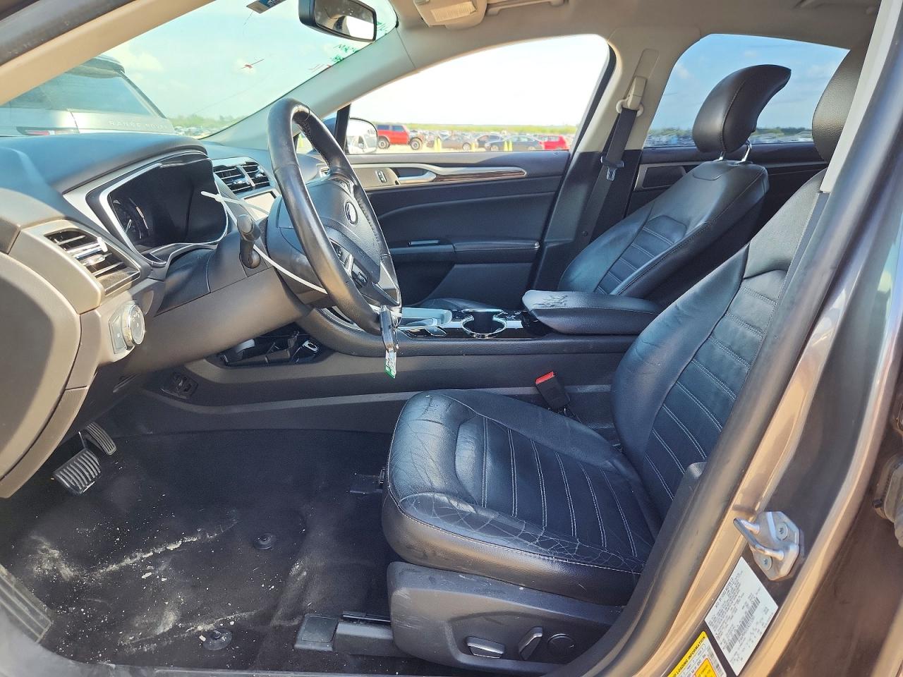 2014 FORD FUSION SE photo 13