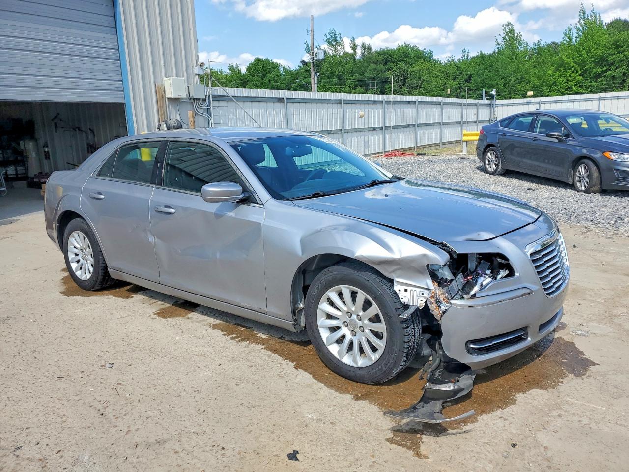 2014 CHRYSLER 300 photo 4