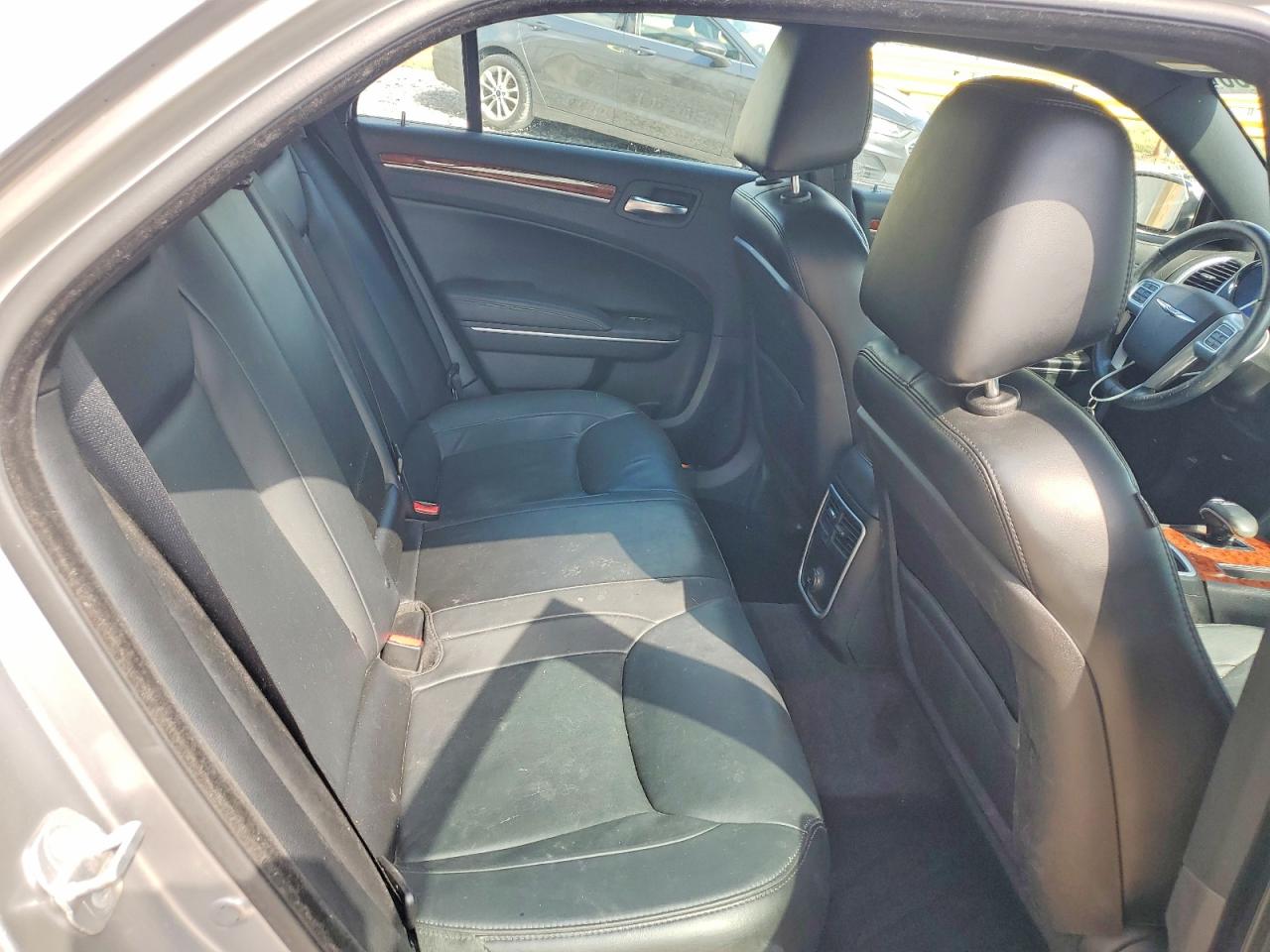 2014 CHRYSLER 300 photo 10