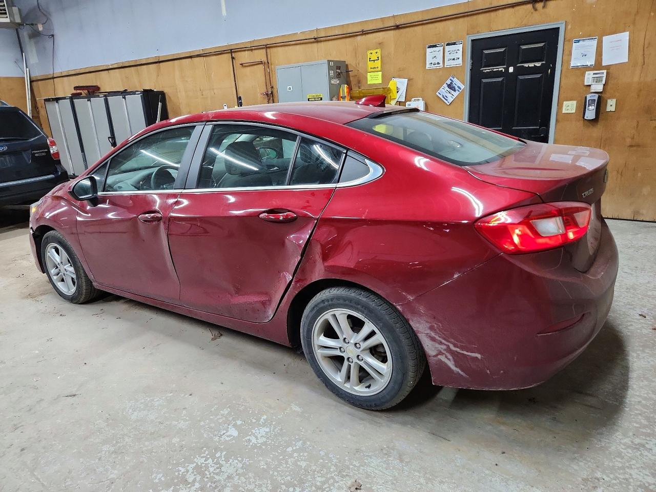 2017 CHEVROLET CRUZE LT photo 3