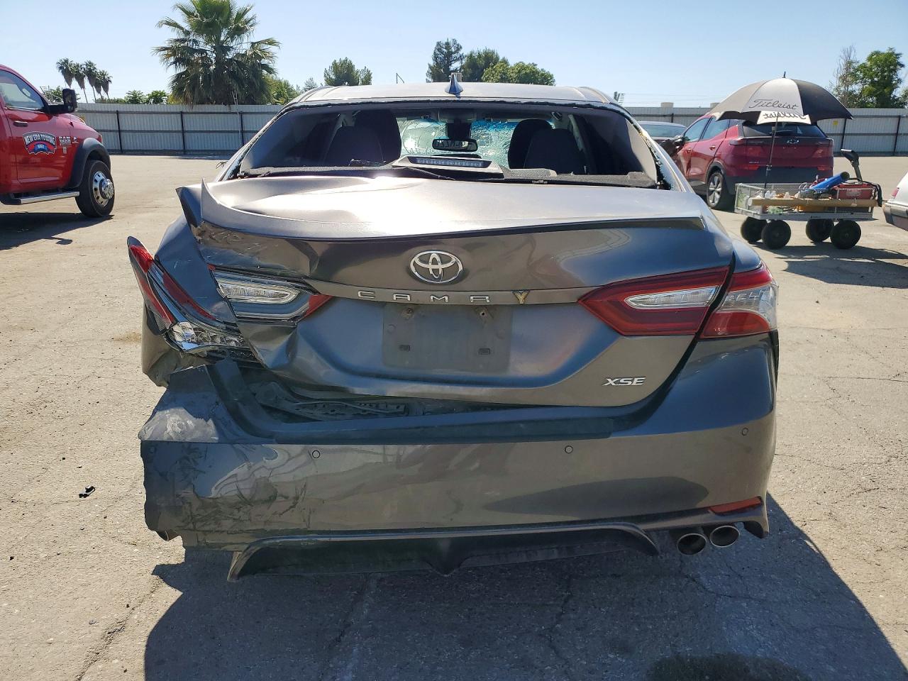 2018 TOYOTA CAMRY XSE photo 16