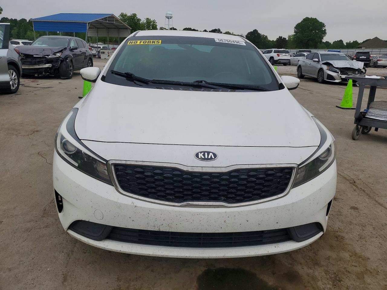 2017 KIA FORTE LX photo 9
