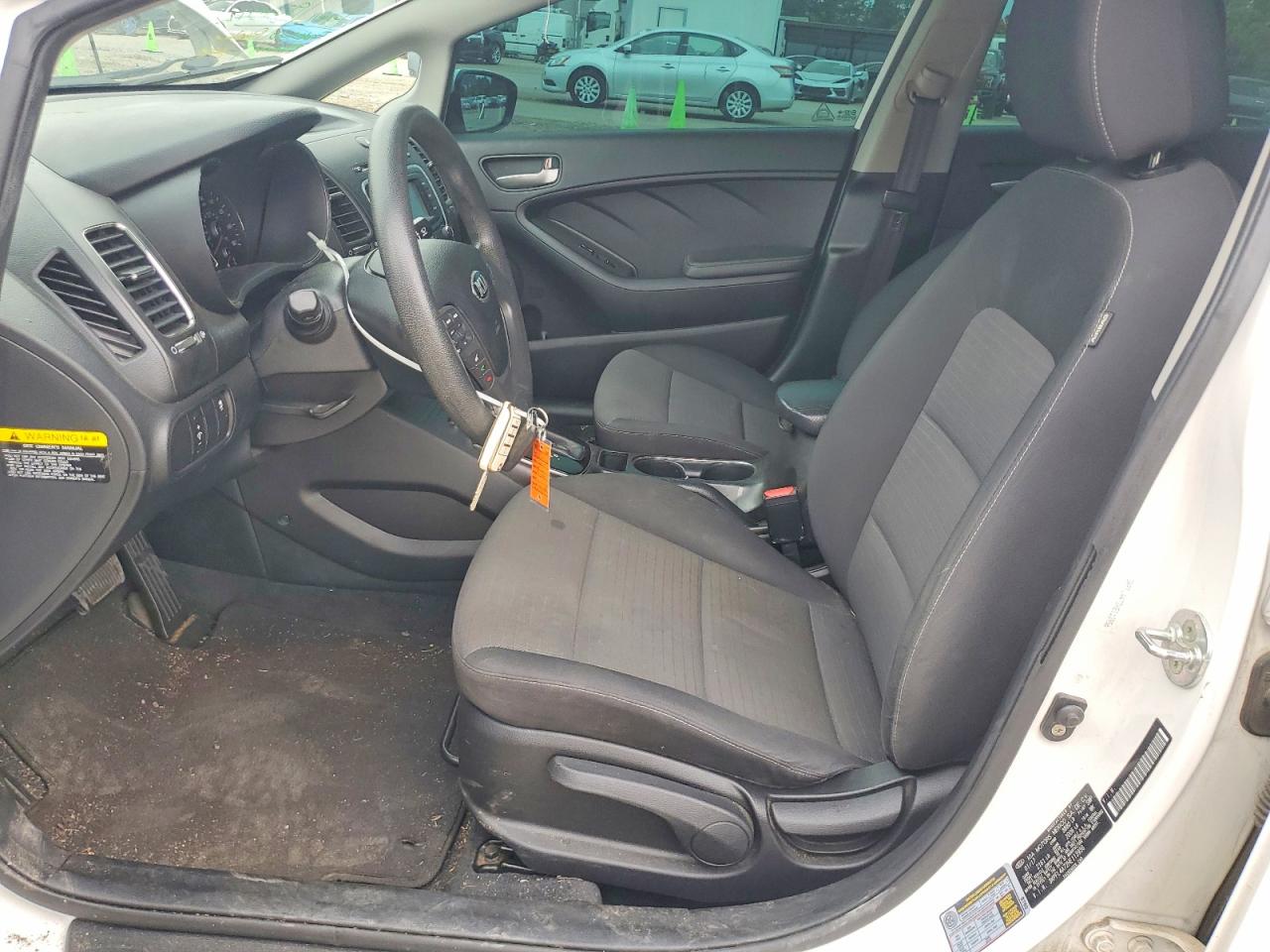 2017 KIA FORTE LX photo 13
