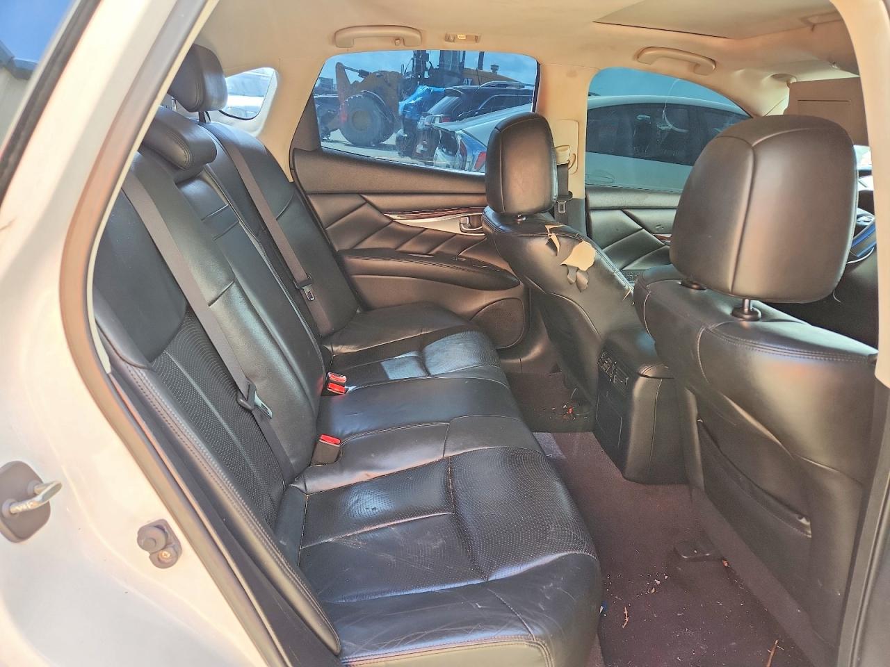 2012 INFINITI M37 X photo 19