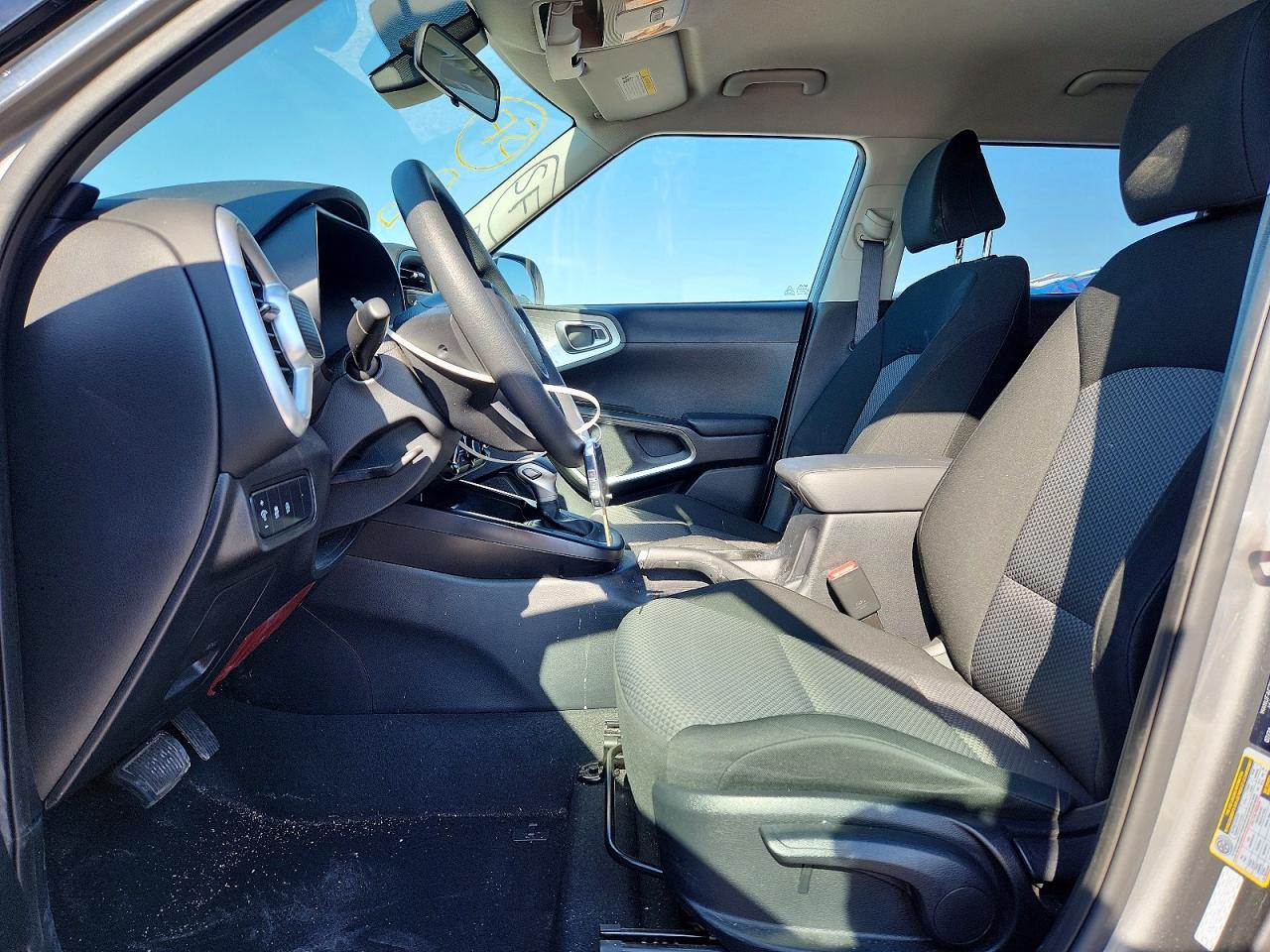 2025 KIA SOUL LX photo 19