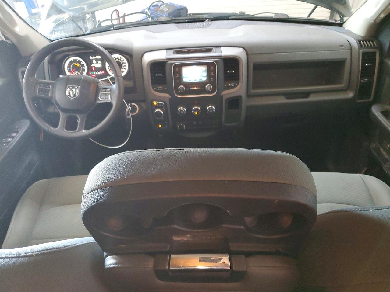 2018 RAM 1500 ST photo 15