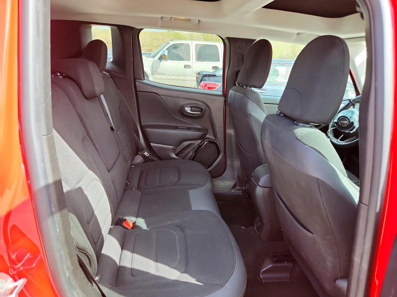 2017 JEEP RENEGADE LATITUDE photo 21