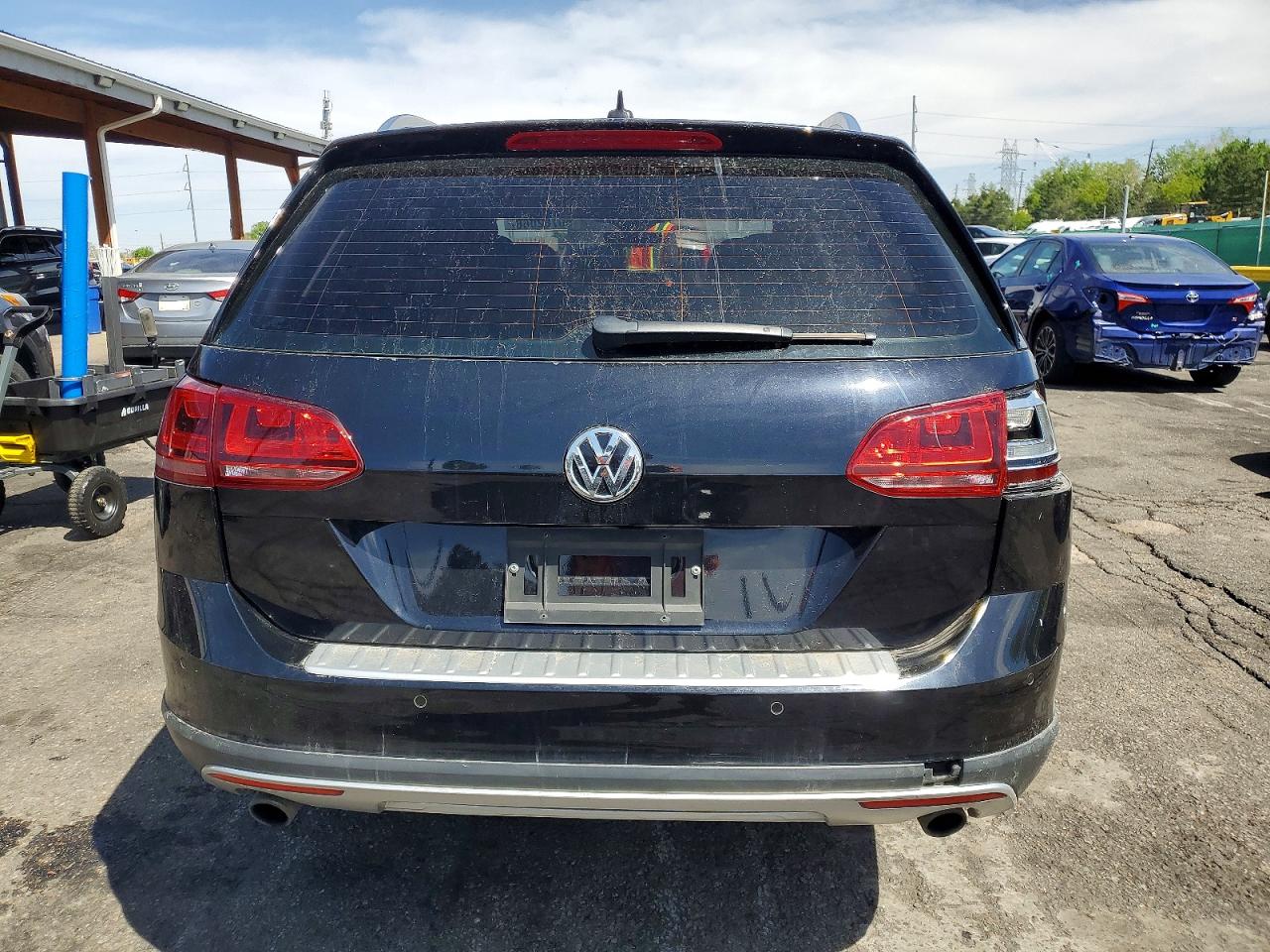 2017 VOLKSWAGEN GOLF ALLTRACK S photo 11
