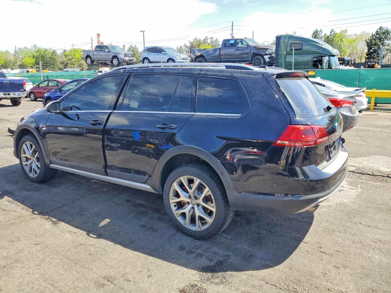 2017 VOLKSWAGEN GOLF ALLTRACK S photo 3