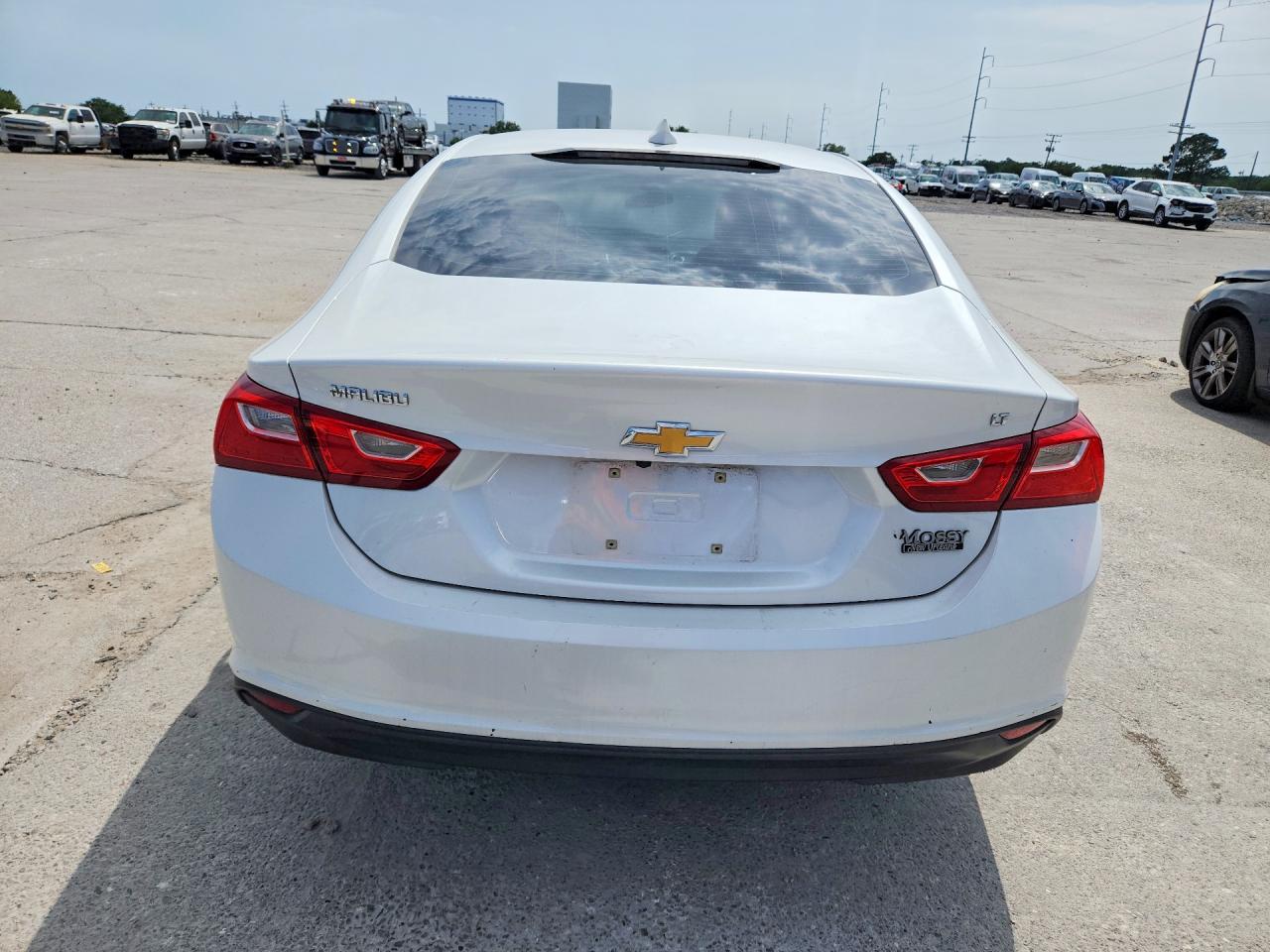 2018 CHEVROLET MALIBU LT photo 16
