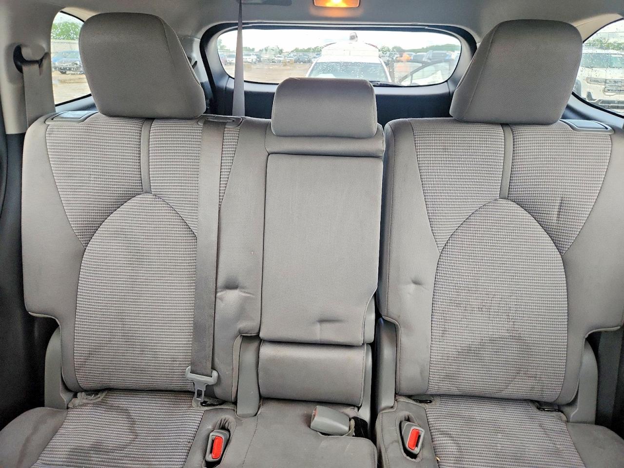2021 TOYOTA HIGHLANDER L photo 19