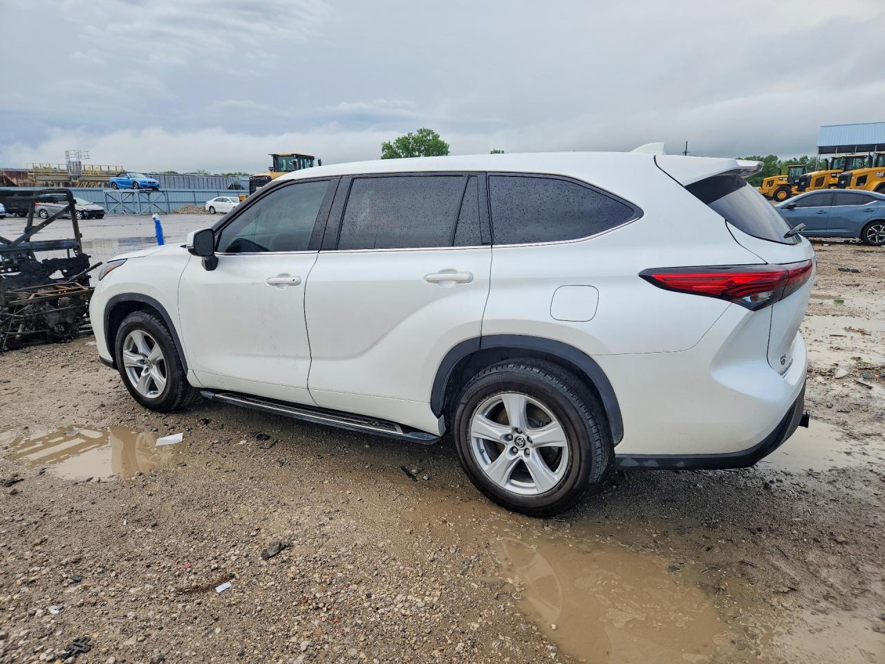2021 TOYOTA HIGHLANDER L photo 3