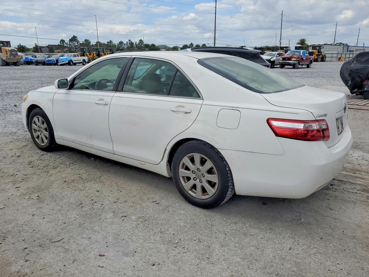 2007 TOYOTA CAMRY XLE photo 3