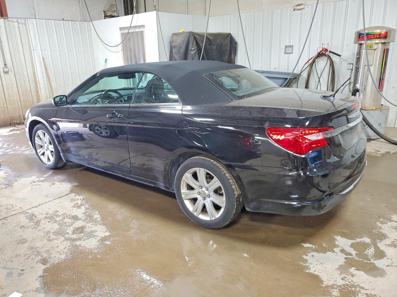 2013 CHRYSLER 200 TOURING photo 3
