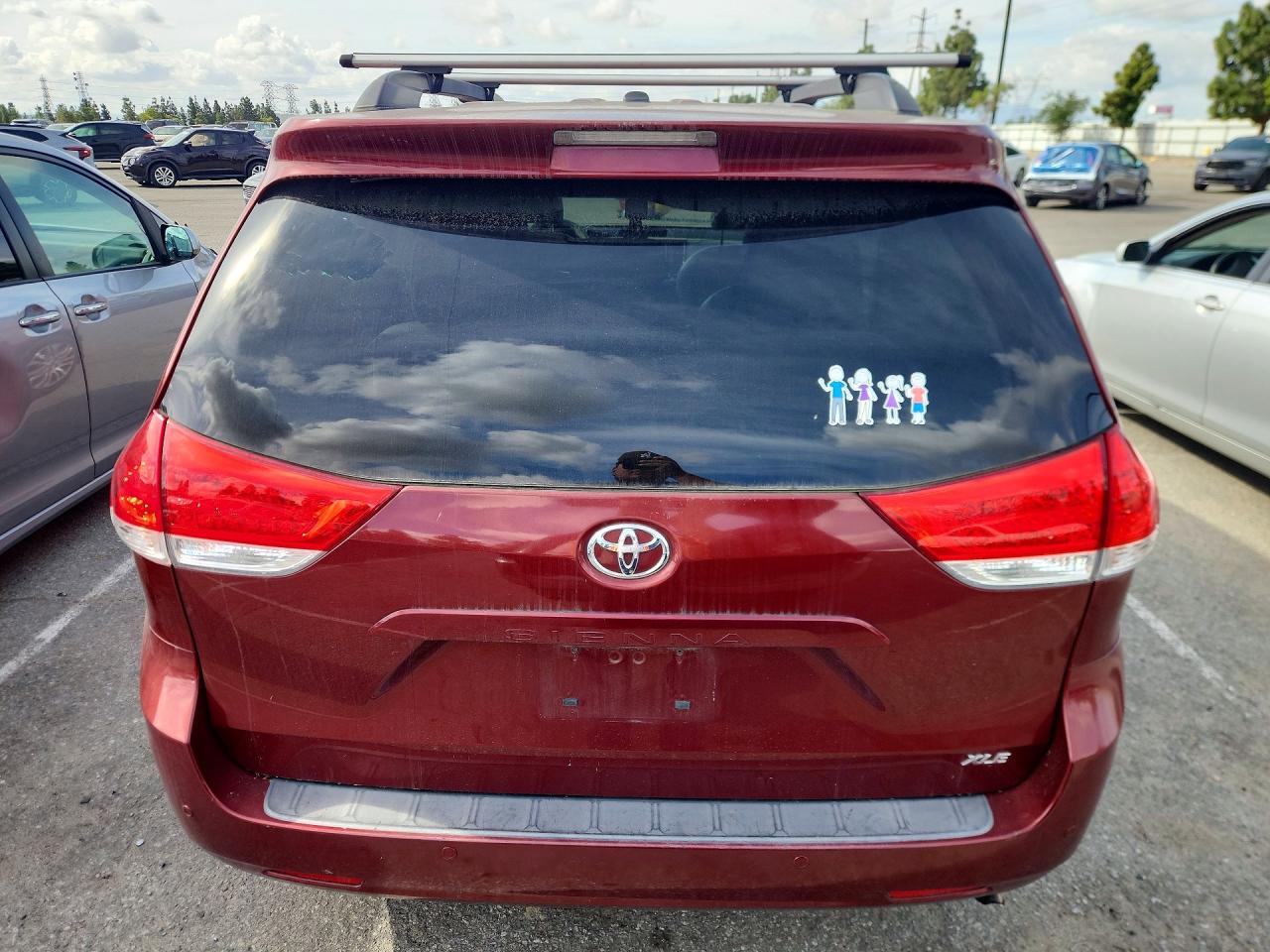 2014 TOYOTA SIENNA XLE 8-PASSENGER photo 11