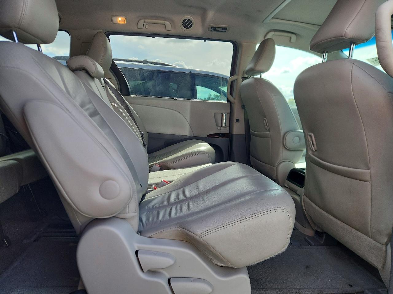 2014 TOYOTA SIENNA XLE 8-PASSENGER photo 21