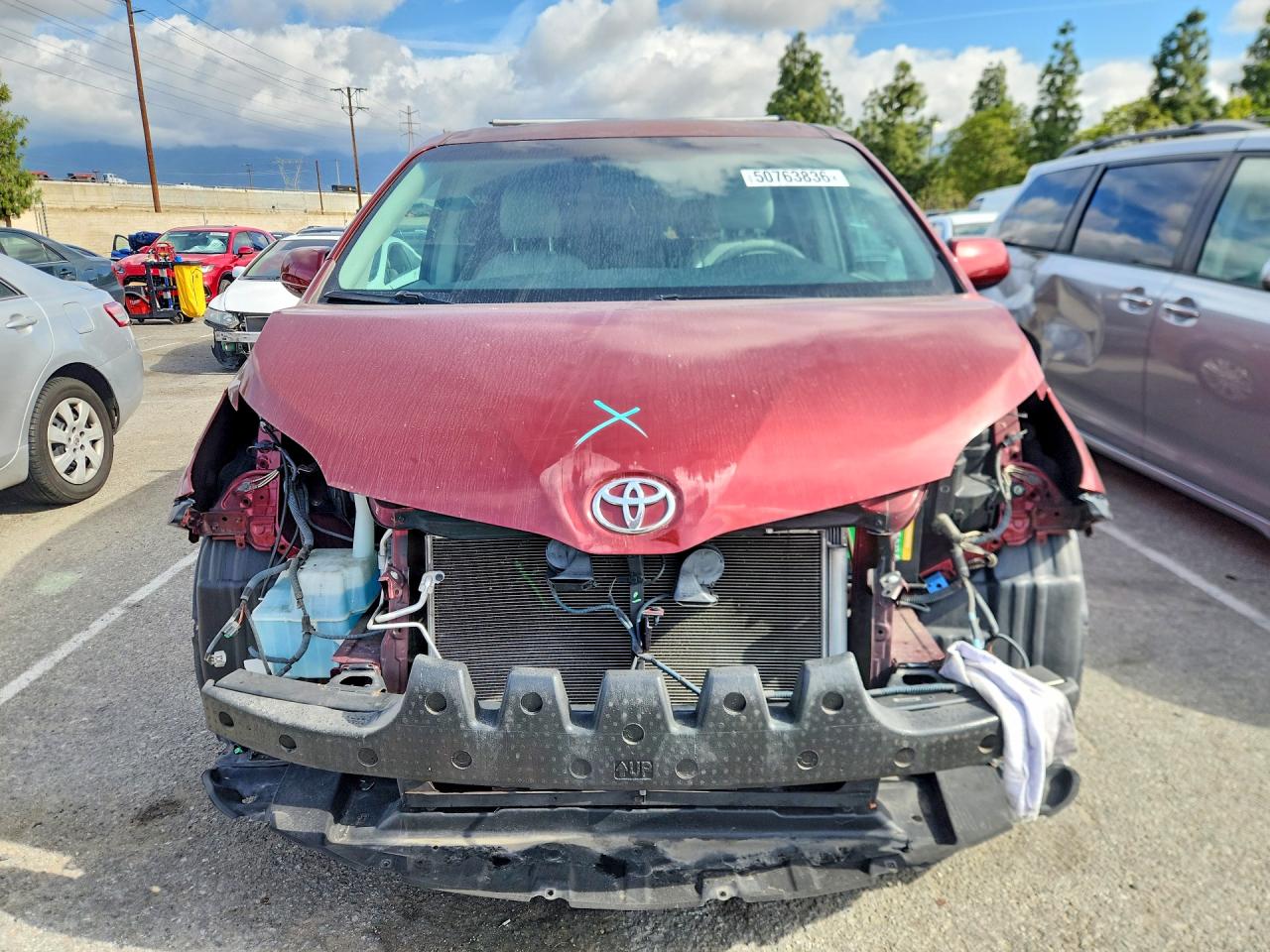 2014 TOYOTA SIENNA XLE 8-PASSENGER photo 9
