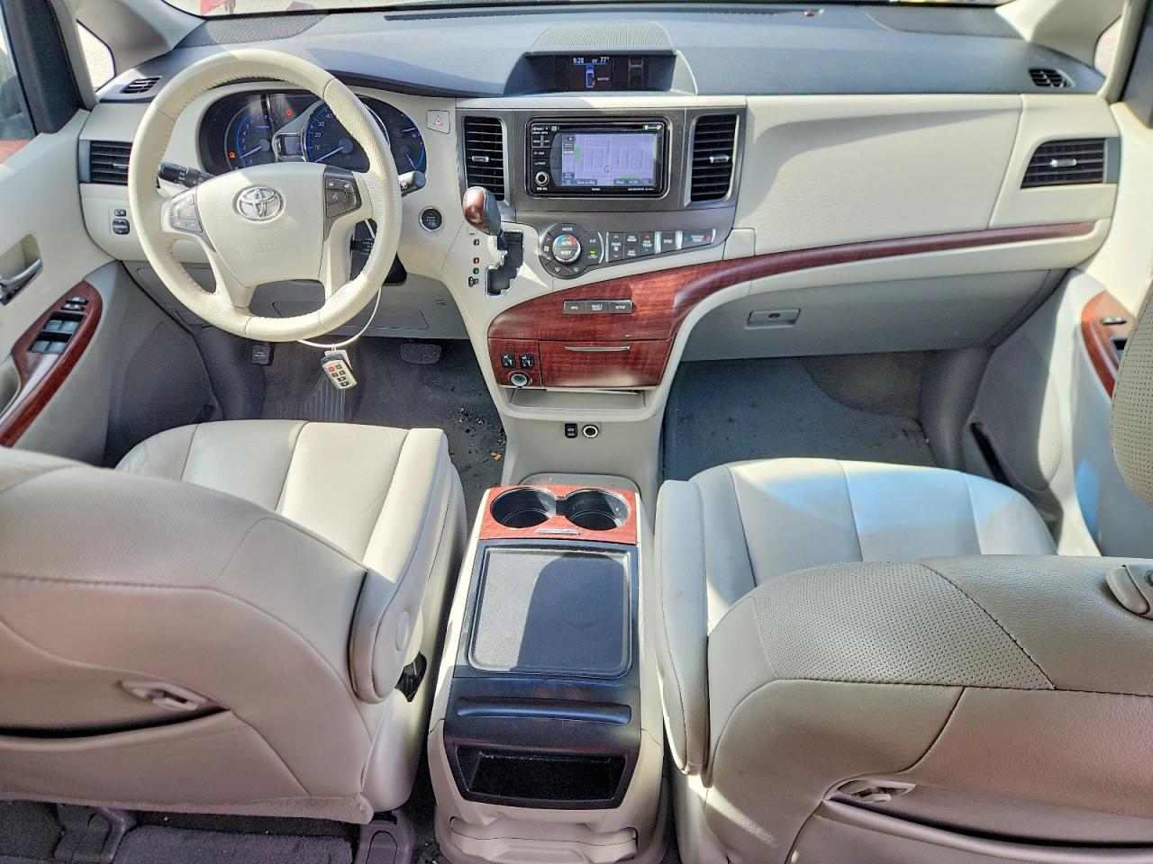 2014 TOYOTA SIENNA XLE 8-PASSENGER photo 15