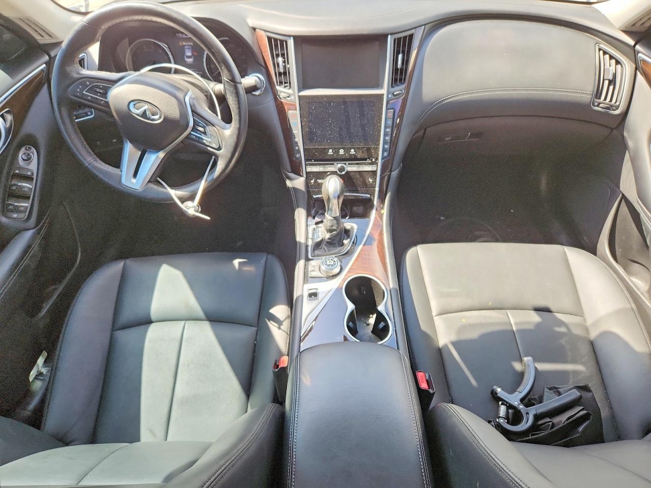 2018 INFINITI Q50 3.0T LUXE photo 22