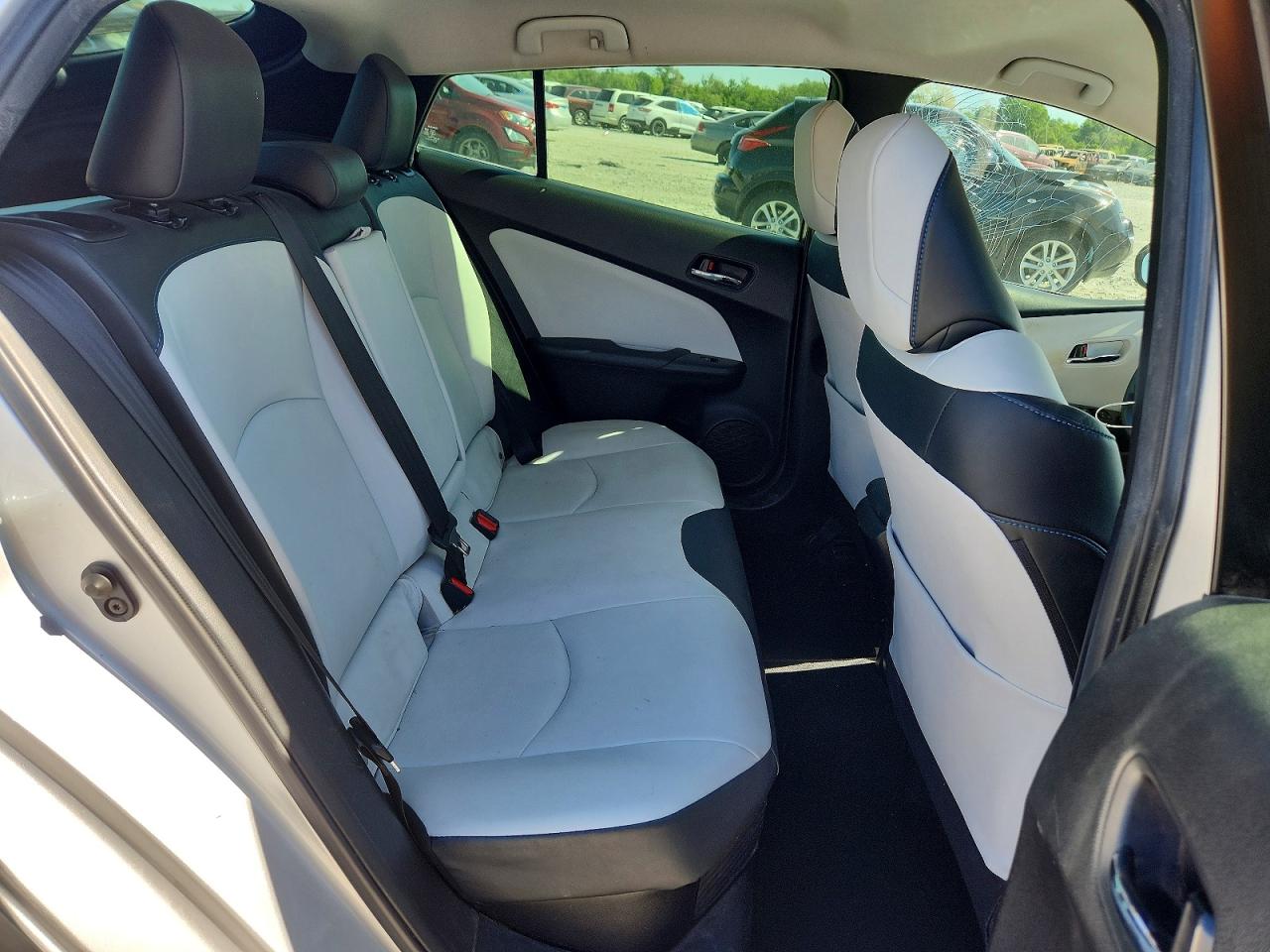 2016 TOYOTA PRIUS FOUR TOURING photo 10