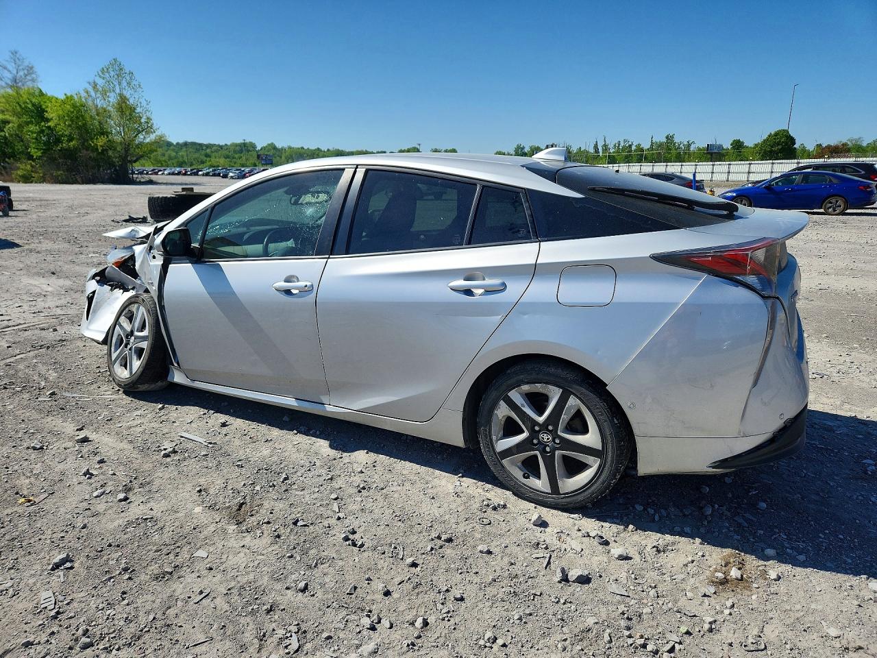 2016 TOYOTA PRIUS FOUR TOURING photo 2