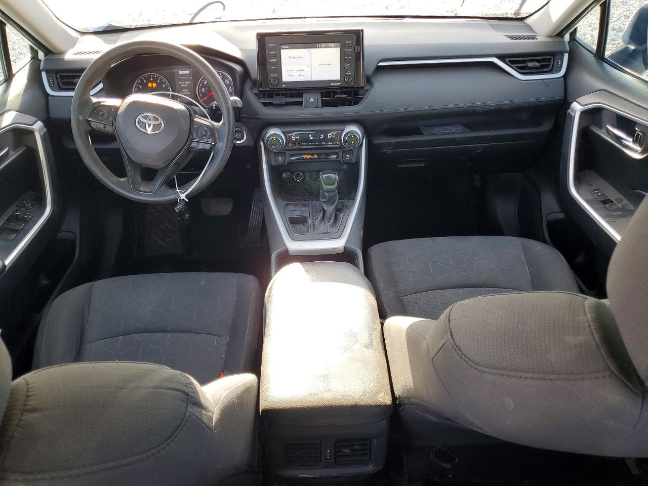 2021 TOYOTA RAV4 XLE photo 8