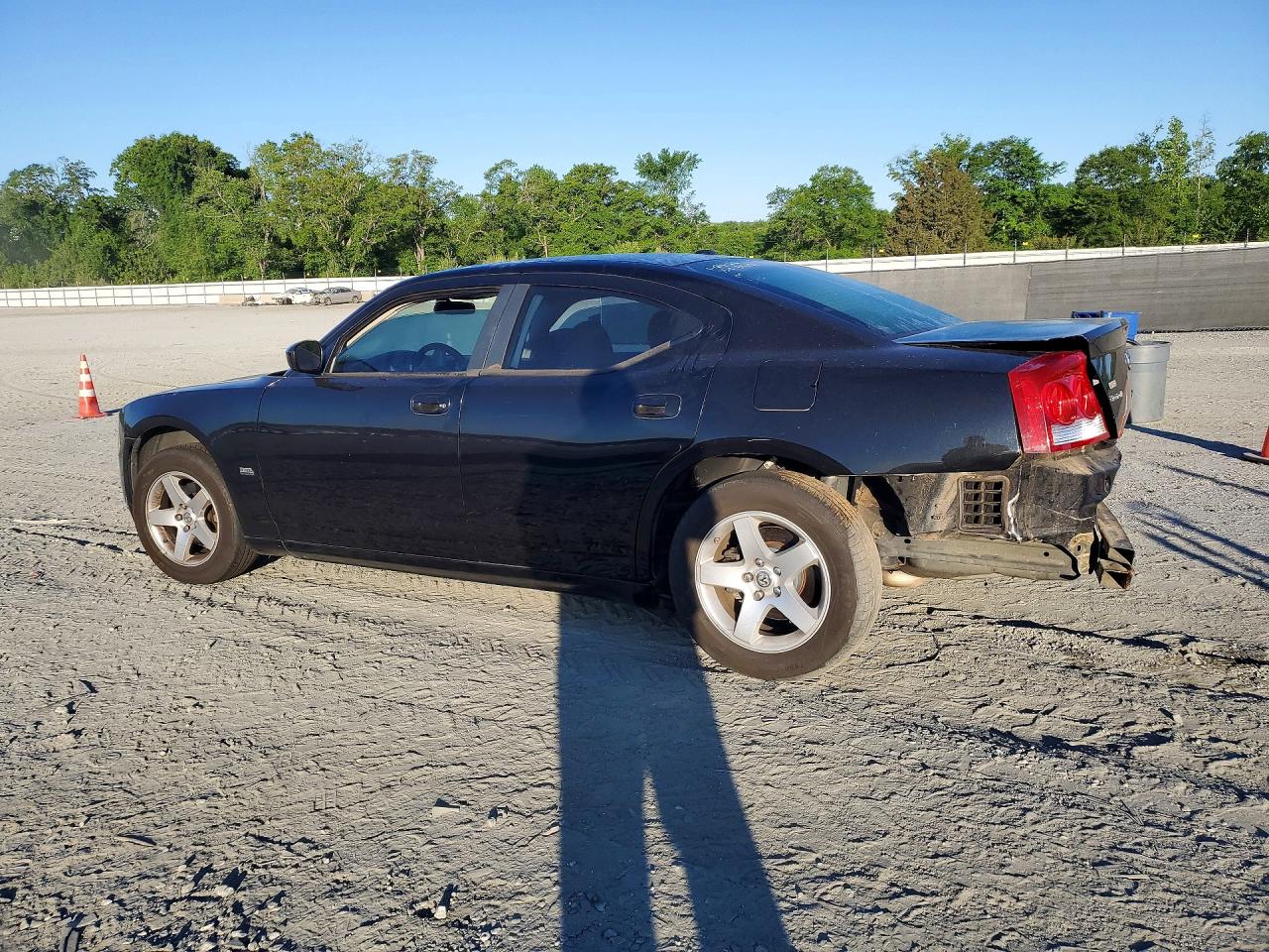 2010 DODGE CHARGER photo 2
