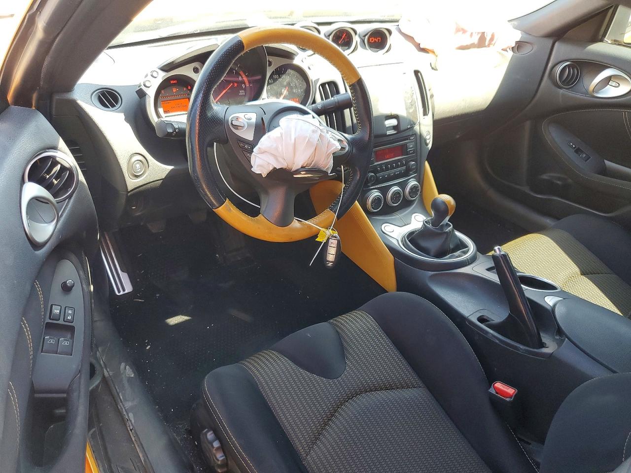 2018 NISSAN 370Z BASE photo 8