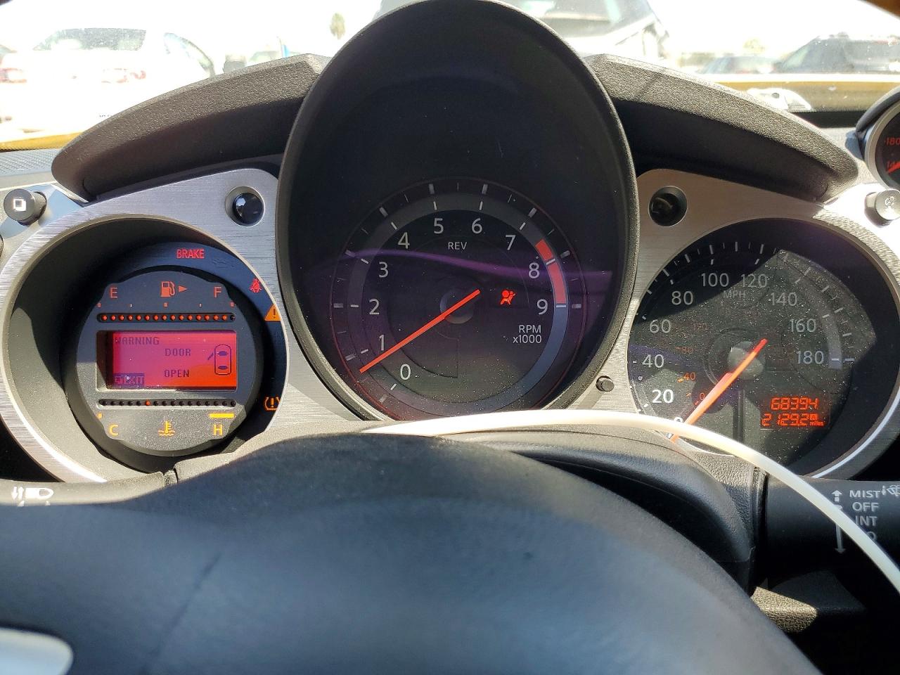 2018 NISSAN 370Z BASE photo 9