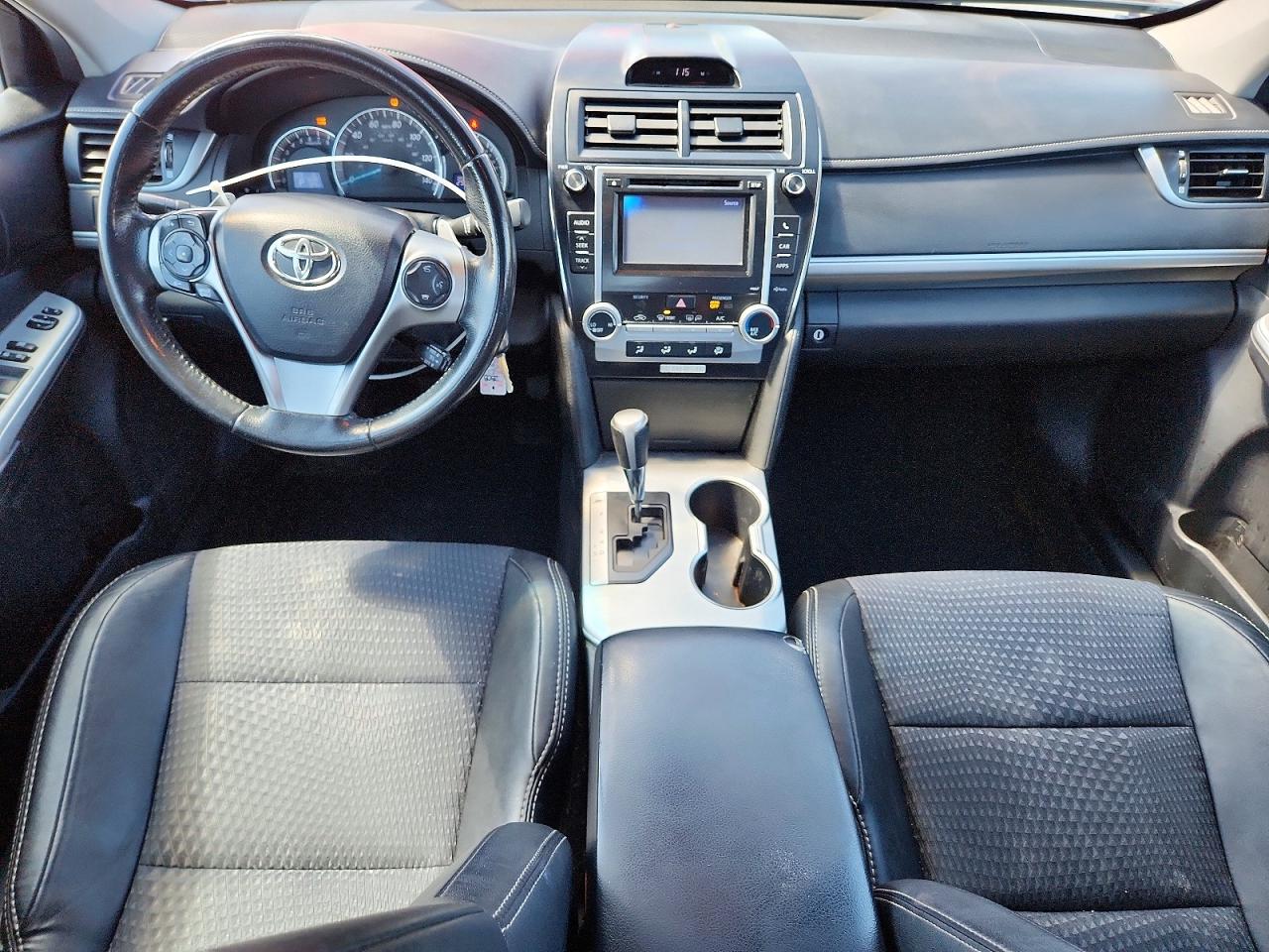2012 TOYOTA CAMRY SE photo 15