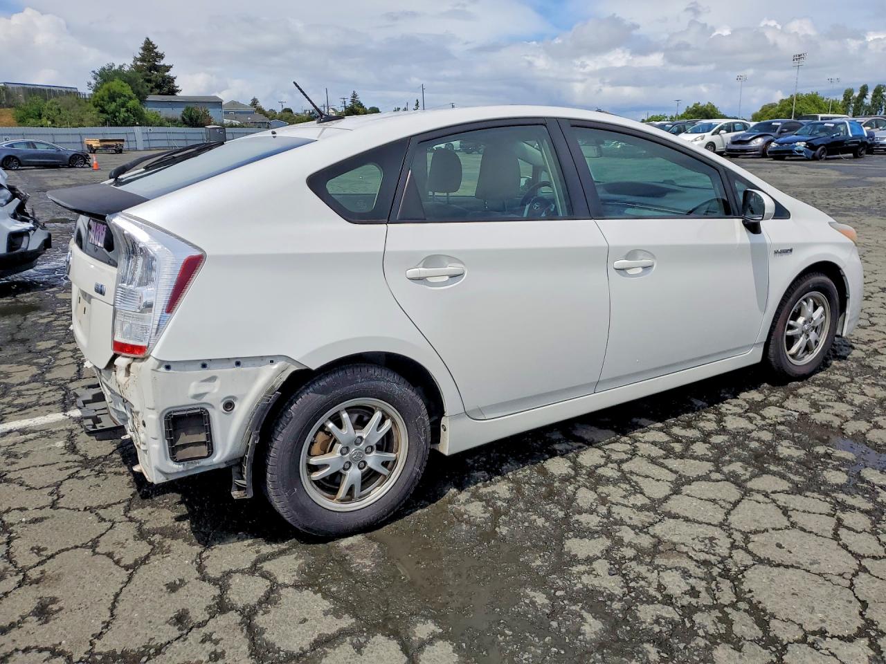 2011 TOYOTA PRIUS TWO photo 3