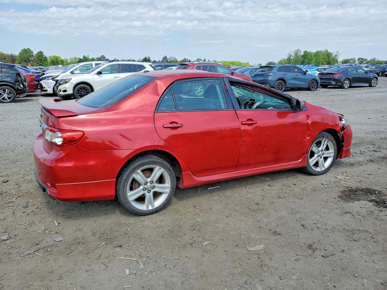 2013 TOYOTA COROLLA photo 5