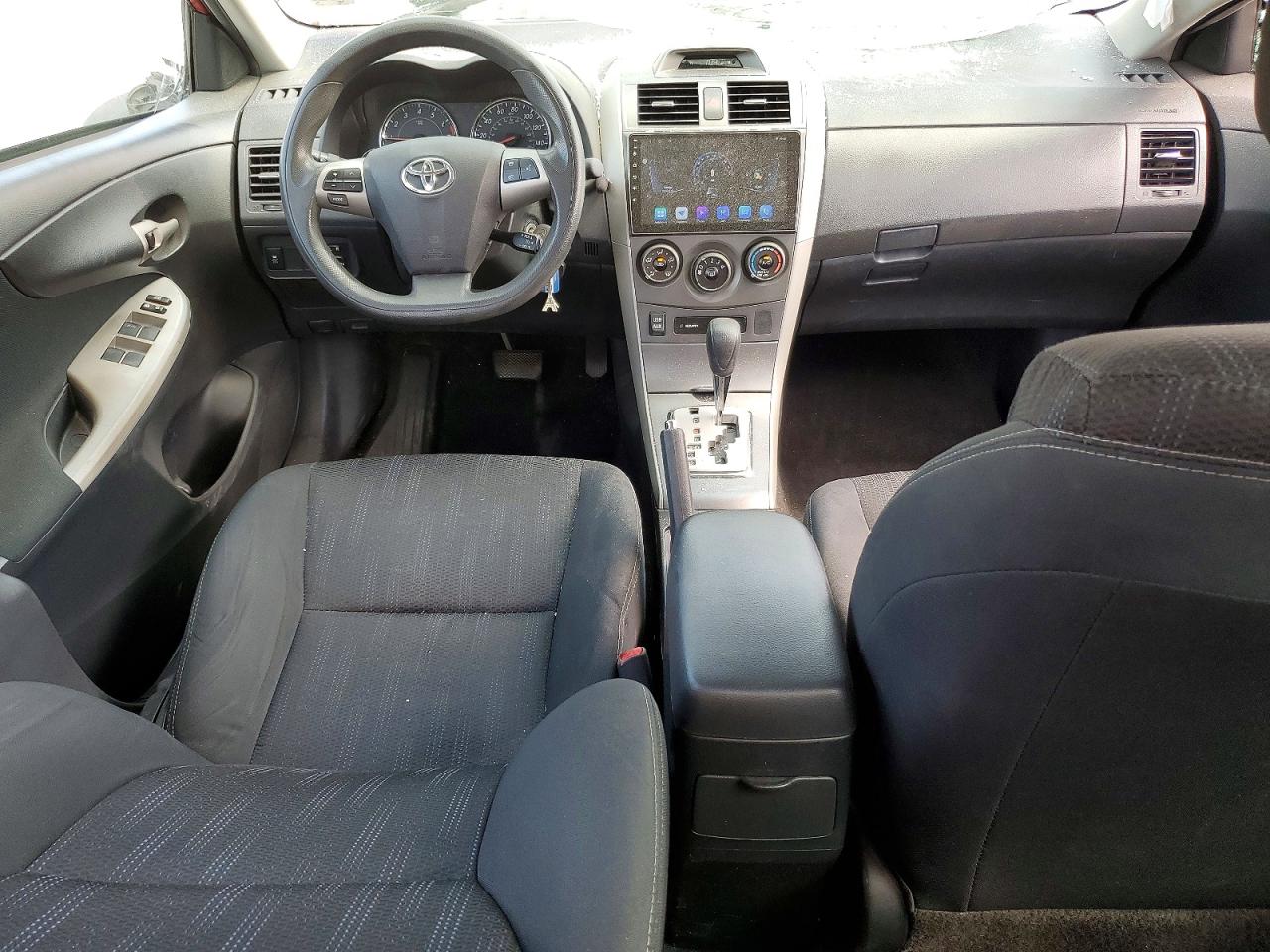2013 TOYOTA COROLLA photo 15