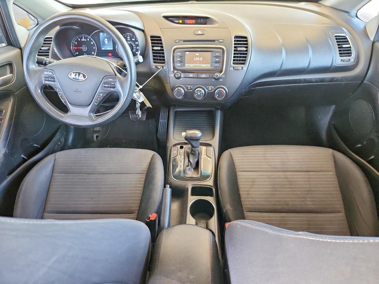 2017 KIA FORTE photo 8