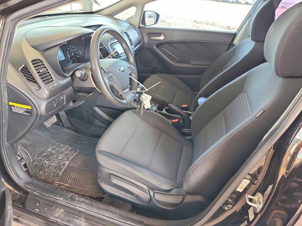 2017 KIA FORTE photo 7