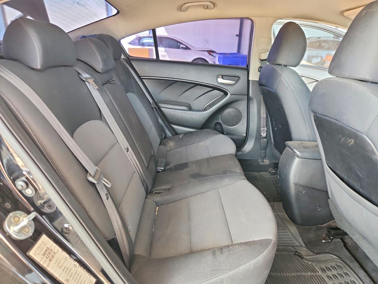 2017 KIA FORTE photo 10