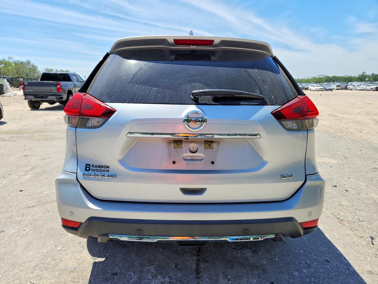 2019 NISSAN ROGUE SV photo 6